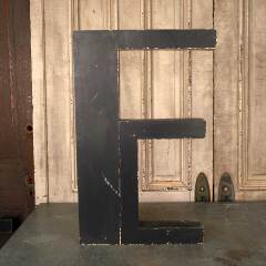 #11095 - Salvaged&nbsp;Vintage&nbsp;Metal&nbsp;Building&nbsp;Sign&nbsp;Letter&nbsp;E&nbsp;image