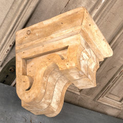 #40568 - Salvaged&nbsp;Gable&nbsp;End&nbsp;Roof&nbsp;Corbel&nbsp;Bracket&nbsp;image