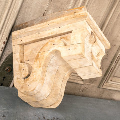 #40569 - Salvaged&nbsp;Gable&nbsp;End&nbsp;Roof&nbsp;Corbel&nbsp;Bracket&nbsp;image