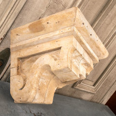 #40570 - Salvaged&nbsp;Gable&nbsp;End&nbsp;Roof&nbsp;Corbel&nbsp;Bracket&nbsp;image