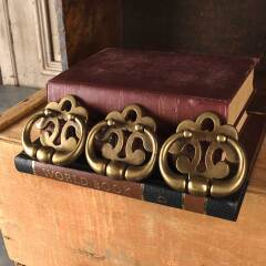 #52992 - Set&nbsp;of&nbsp;3&nbsp;Vintage&nbsp;Brass&nbsp;Furniture&nbsp;Drawer&nbsp;Pulls&nbsp;image