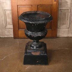 #55827 - Kramer&nbsp;Bros.&nbsp;Cast&nbsp;Iron&nbsp;Garden&nbsp;Urn&nbsp;&&nbsp;Pedestal&nbsp;image