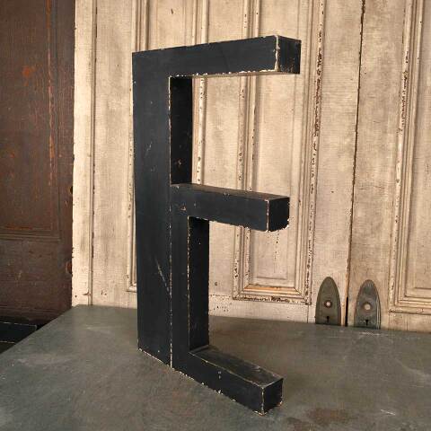 #11095 Salvaged Vintage Metal Building Sign Letter E image 3