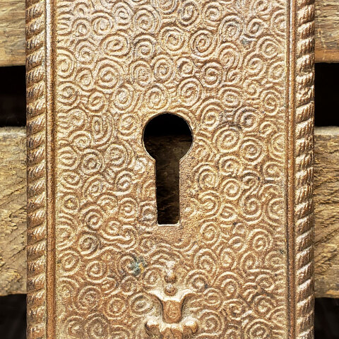 #11742 Antique Salvaged Doorknob Backplate image 3