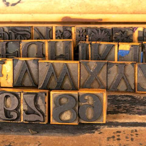#18009 Antique Columbia Sign Printer Box image 2