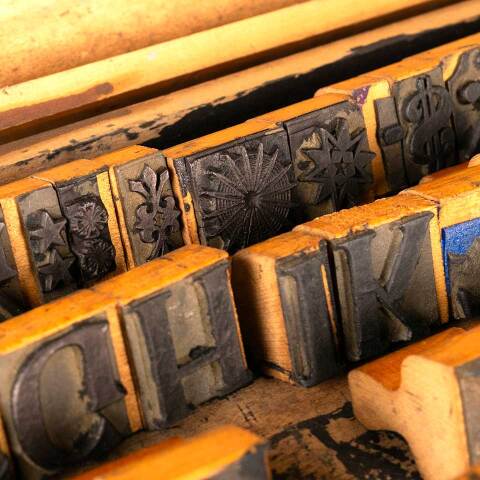 #18009 Antique Columbia Sign Printer Box image 7