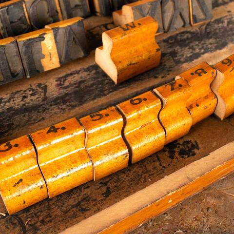 #18009 Antique Columbia Sign Printer Box image 8