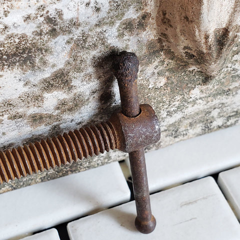 #22087 Vintage Malleable Iron Clamp image 4