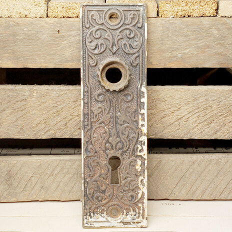 #25067 Antique R&E Avallon Doorknob Backplate image 2