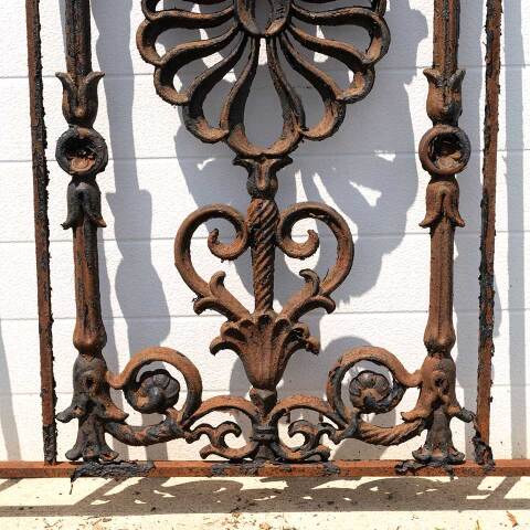 #26905 Salvaged Ornate Vintage Cast Iron Railing image 4