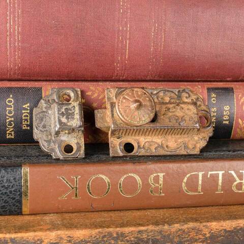 #30337 Antique Ornate Victorian Cabinet Latch image 4