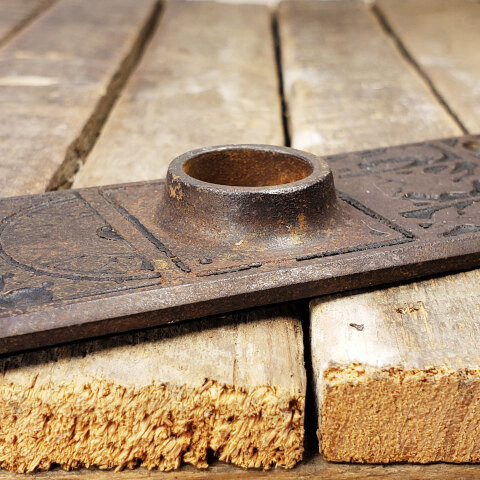 #30565 Antique Cast Iron Doorknob Backplate image 4