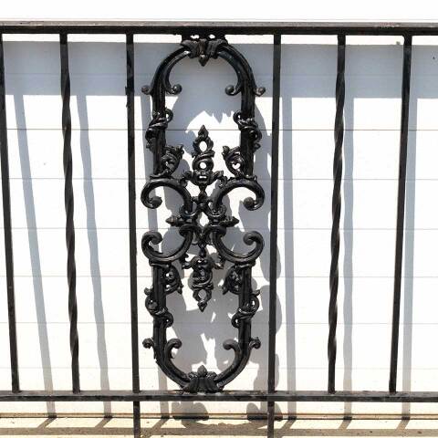 #34550 Salvaged Vintage Cast Iron Railing Section image 2