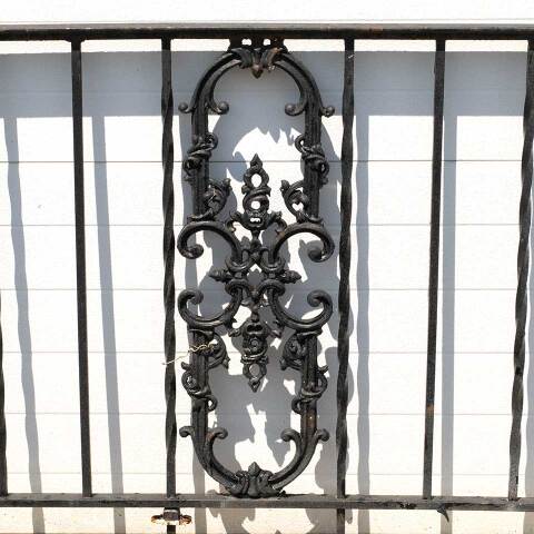 #34551 Salvaged Vintage Cast Iron Railing Section image 2