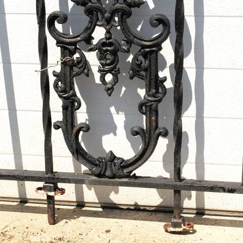 #34551 Salvaged Vintage Cast Iron Railing Section image 5