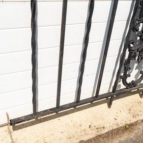 #34649 Salvaged Vintage Cast Iron Railing Section image 4