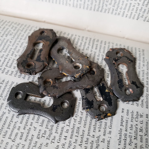 #38322 Antique Keyhole Escutcheon Cover image 4