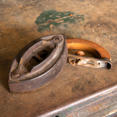 #38971 Antique Sad Iron image 6