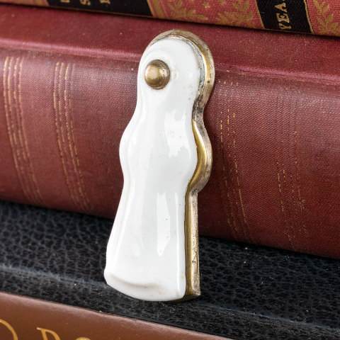 #40371 Porcelain Draft Cover Keyhole Escutcheon image 3