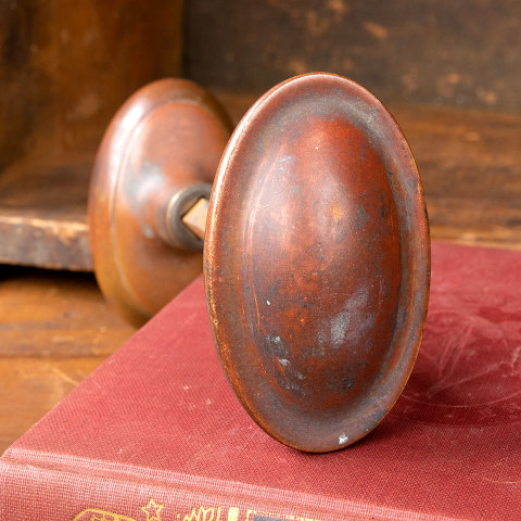 #40408 Antique Brass Oval Doorknobs image 3