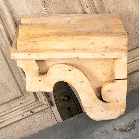 #40569 Salvaged Gable End Roof Corbel Bracket image 3
