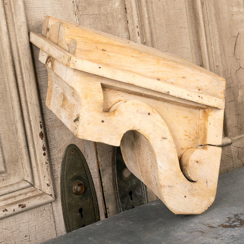 #40569 Salvaged Gable End Roof Corbel Bracket image 4