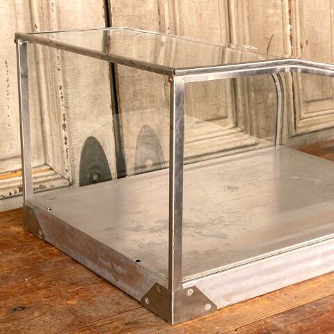 #41266 Vintage Curved Front Countertop Display Case image 5