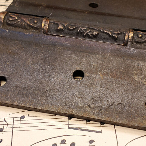 #42672 Antique Russell & Erwin 3 1/2" Door Hinge image 4