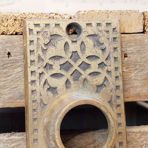 #42959 Antique Chicago Niles Doorknob Backplate image 2