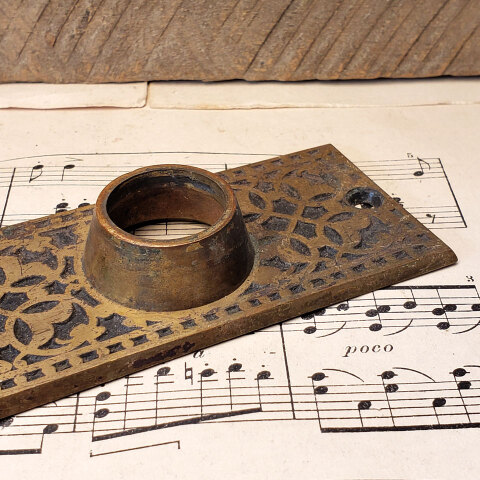 #42959 Antique Chicago Niles Doorknob Backplate image 3