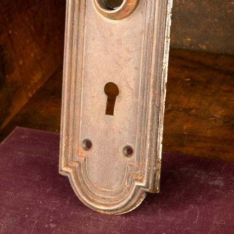 #44311 Antique Arts & Crafts Doorknob Backplate image 3
