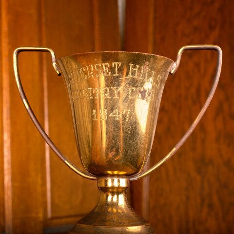 #44340 Antique Brass GIRLS SINGLES 1947 Trophy image 2