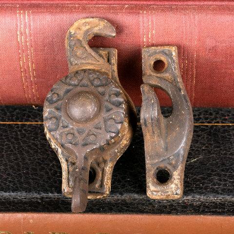 #44533 Antique Ornate Sash Window Lock & Keeper image 3