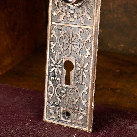 #44915 Antique Lockwood Doorknob Backplate image 3