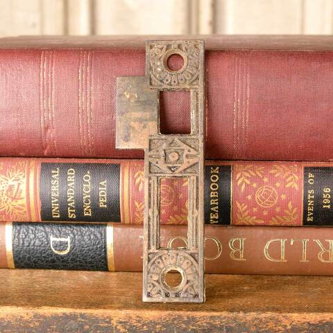 #45928 Antique Ornate Cast Iron Door Strike Plate image 3