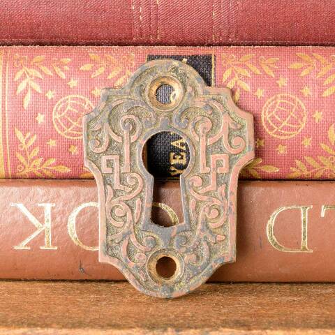 #46096 Antique Ornate Bronze Keyhole Escutcheon image 2