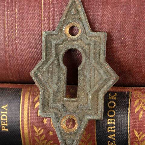 #46142 Antique Ornate Bronze Keyhole Escutcheon image 4