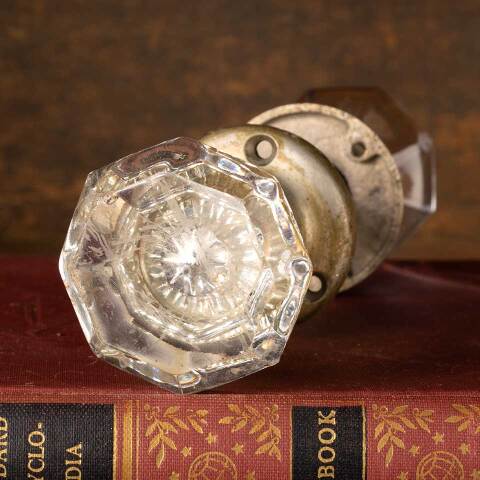 #46145 Antique Octagonal Petite Glass Doorknob Set image 3
