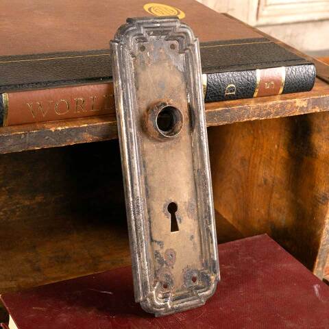 #46204 Antique Arts & Crafts Doorknob Backplate image 3