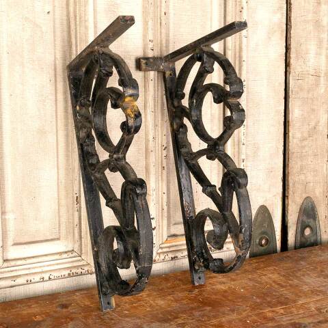 #46655 Pair of Heavy Antique Cast Iron Brackets image 2