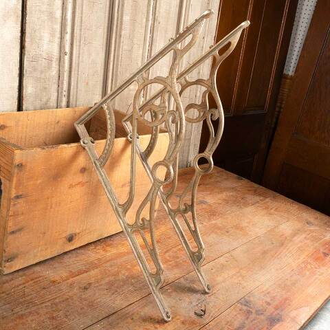 #47321 Antique Cast Iron Marble Top Sink Brackets image 2