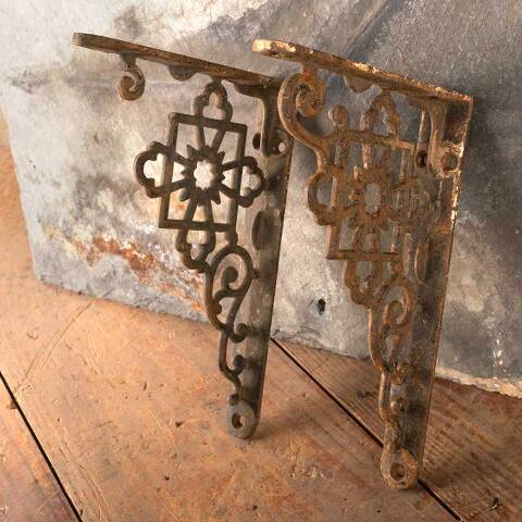 #47360 Antique Ornate Cast Iron Shelf Brackets image 3