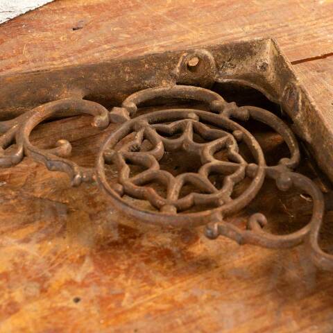 #47409 Antique Ornate Cast Iron Shelf Bracket image 5