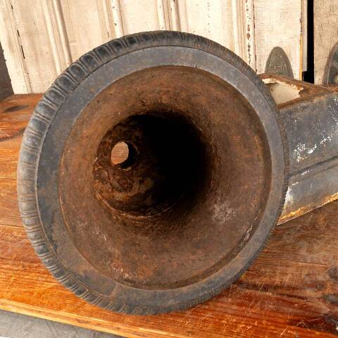 #47553 11 1/2" Cast Iron Garden Urn & Base image 7