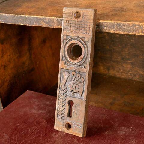 #47783 Antique Lockwood Doorknob Backplate image 3