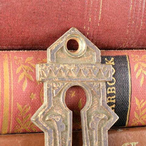 #47820 Antique Ornate Bronze Keyhole Escutcheon image 3