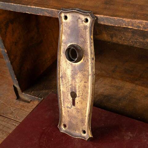 #47917 Antique Arts & Crafts Doorknob Backplate image 2