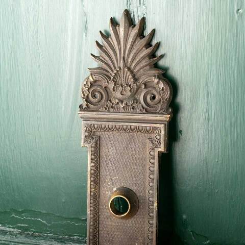 #47991 Antique Ohio Statehouse Doorknob Backplate image 2