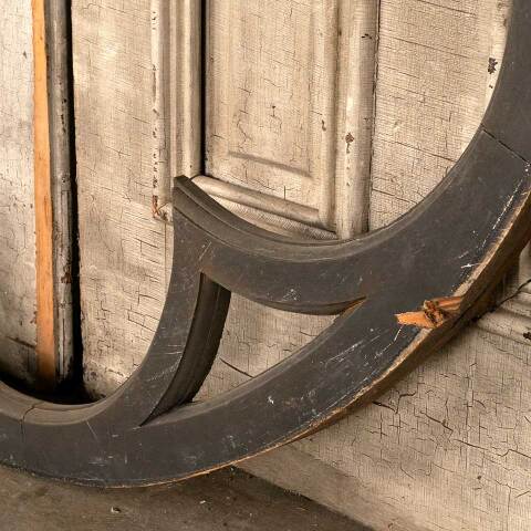 #49176 Antique Large Round Gothic Rosette Window image 4