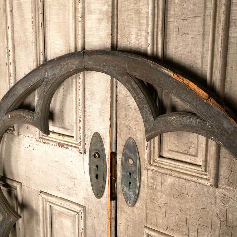 #49176 Antique Large Round Gothic Rosette Window image 2